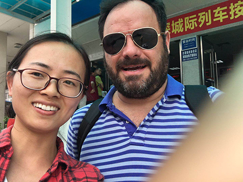 客戶通過對天視美制罐的實地考察后，很快就與我們簽訂了合同